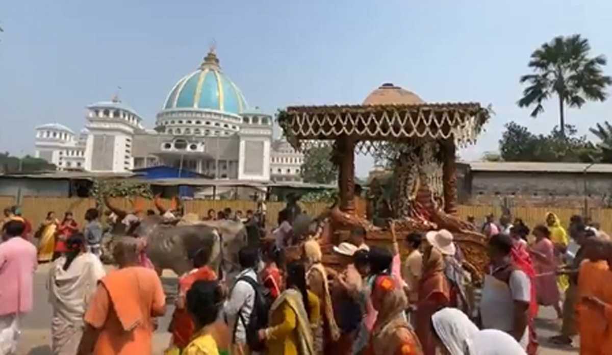 पश्चिम बंगाल : रामनवमी पर मायापुर इस्कॉन में भव्य शोभायात्रा, देश-विदेश से उमड़े श्रद्धालु